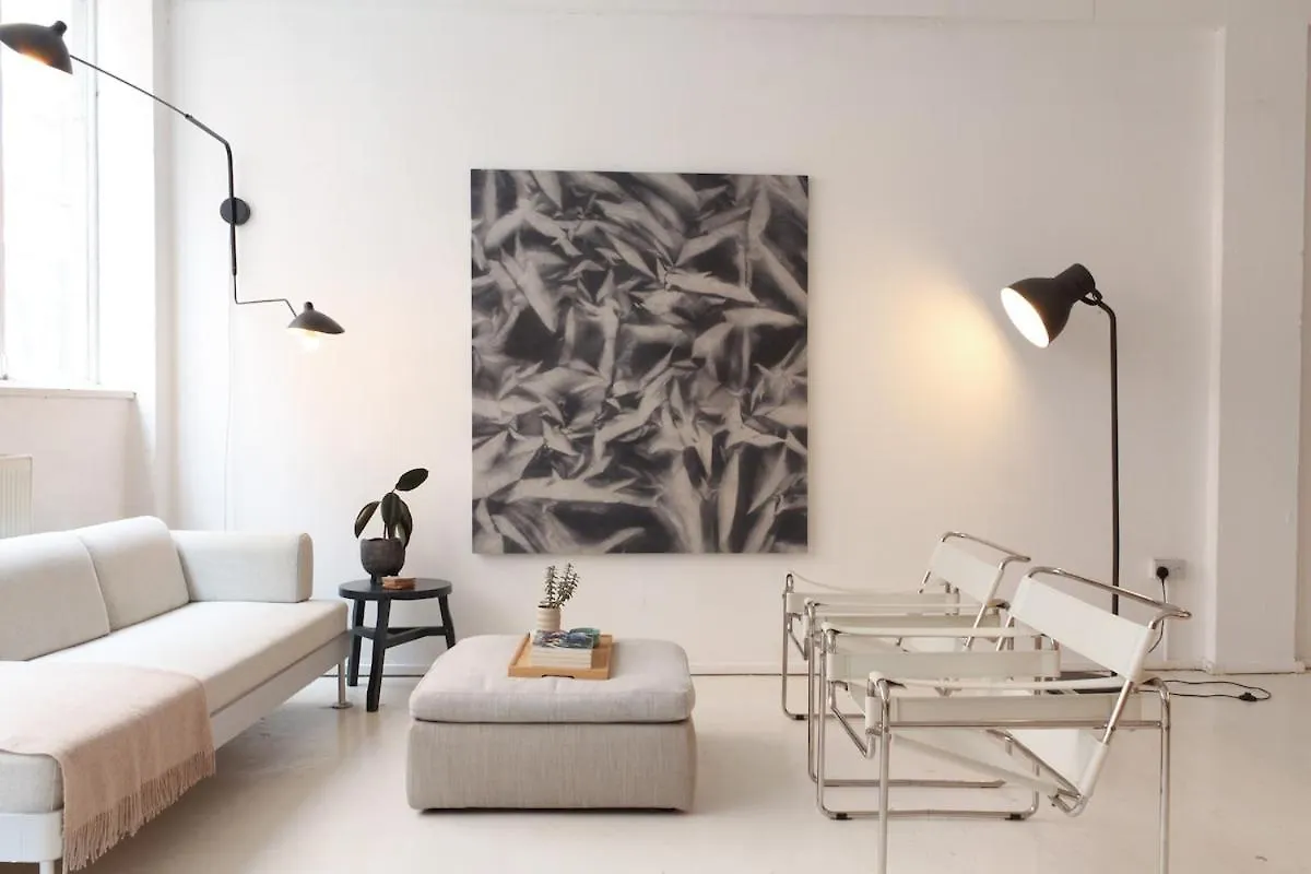 Bright & Spacious 2Br Flat, Great Transport Links 런던 아파트