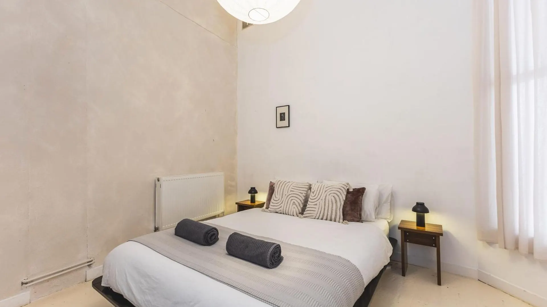 아파트 Bright & Spacious 2Br Flat, Great Transport Links 런던 영국