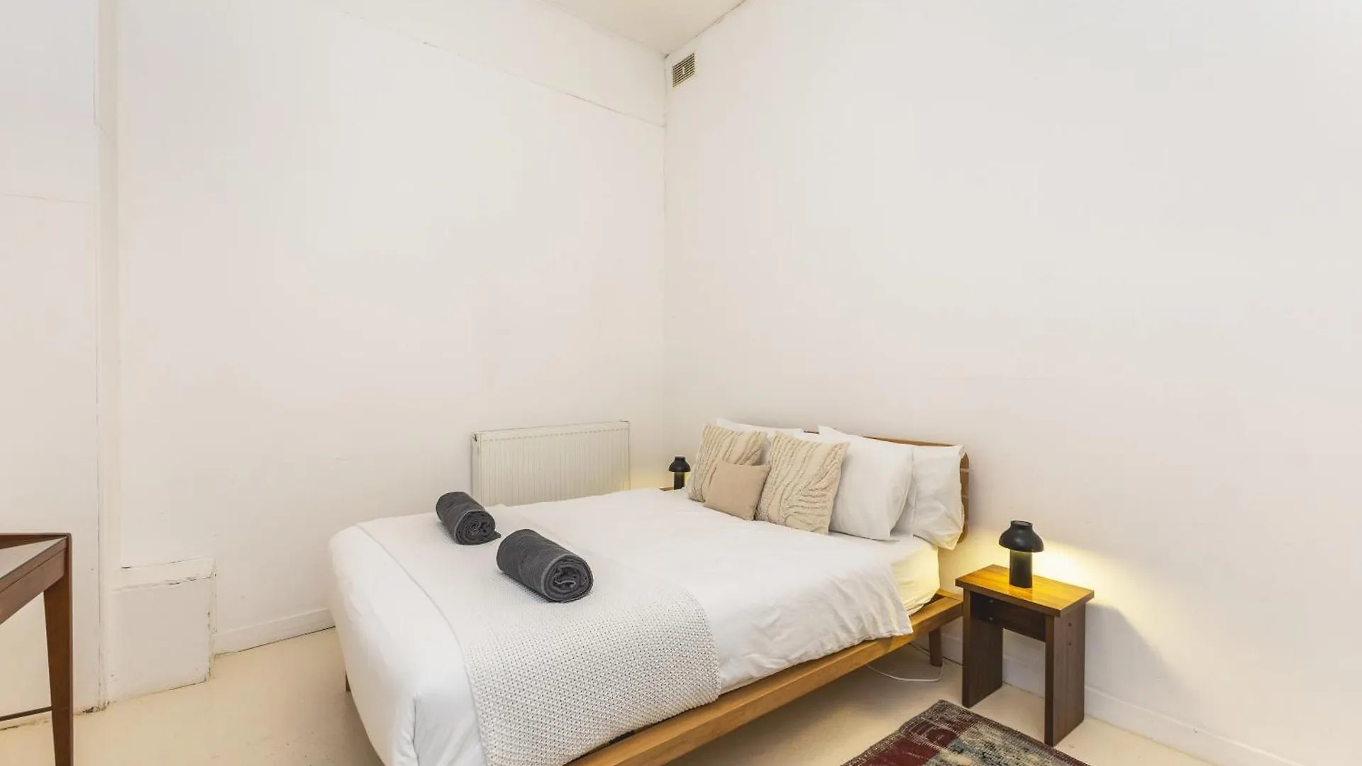 Bright & Spacious 2Br Flat, Great Transport Links 런던