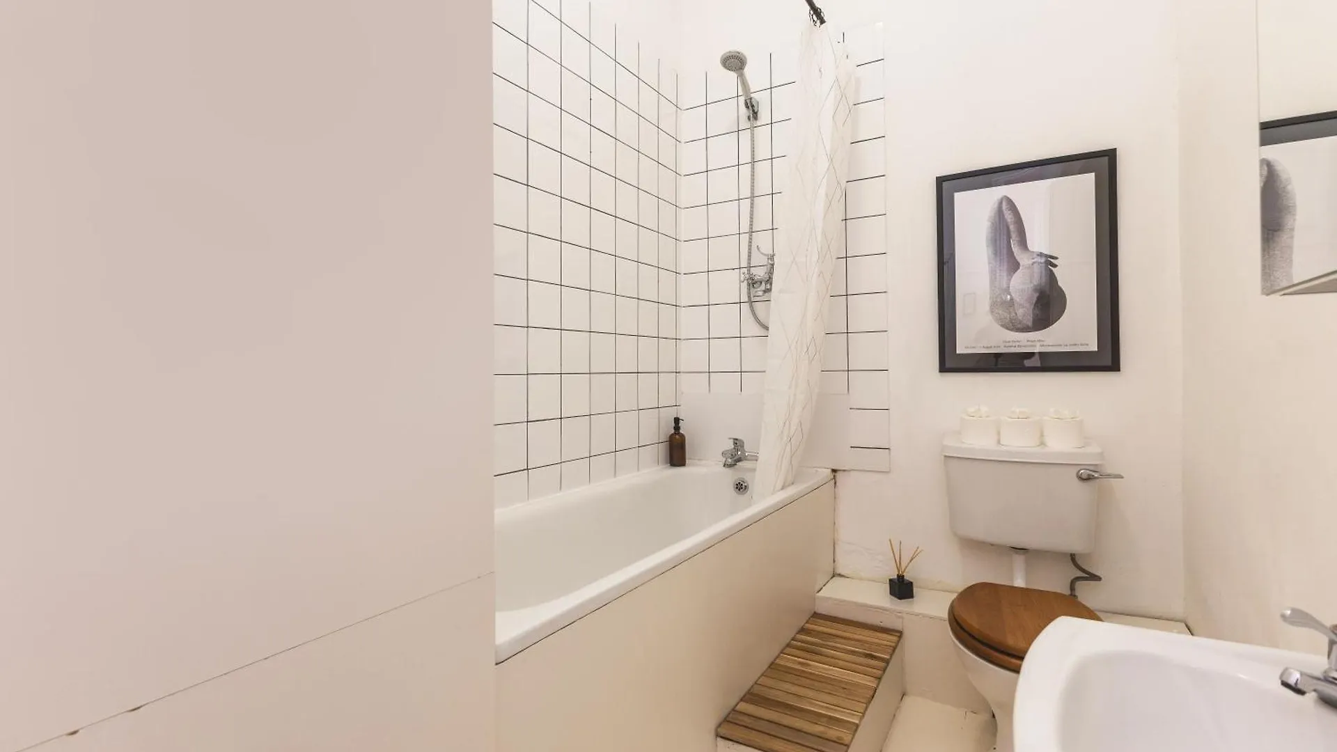 Bright & Spacious 2Br Flat, Great Transport Links 런던