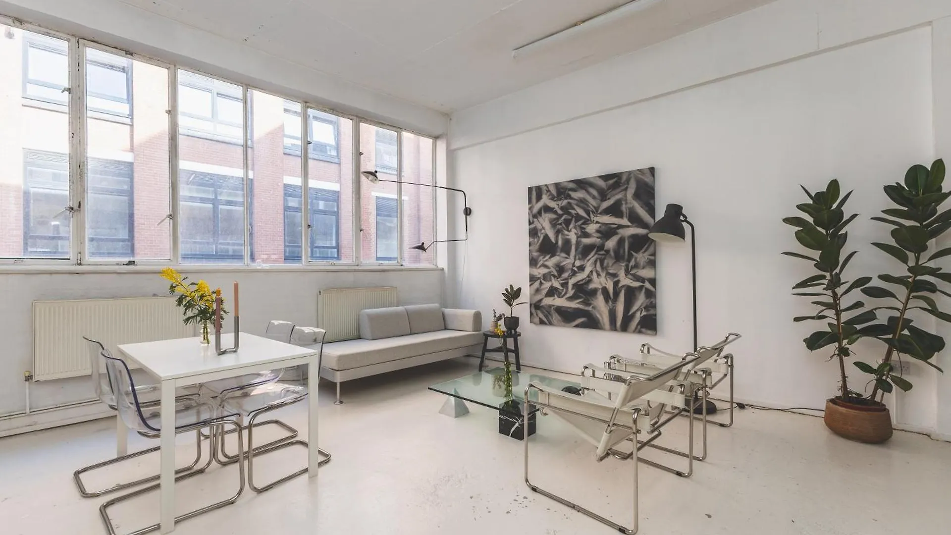 Bright & Spacious 2Br Flat, Great Transport Links 런던 아파트