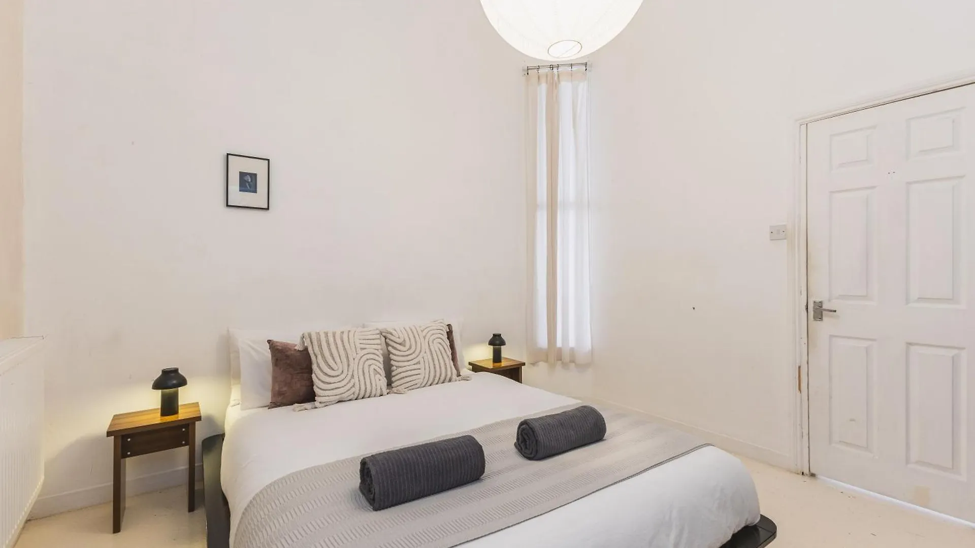 아파트 Bright & Spacious 2Br Flat, Great Transport Links 런던
