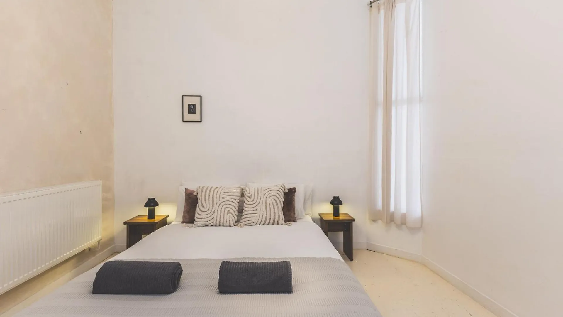 아파트 Bright & Spacious 2Br Flat, Great Transport Links 런던