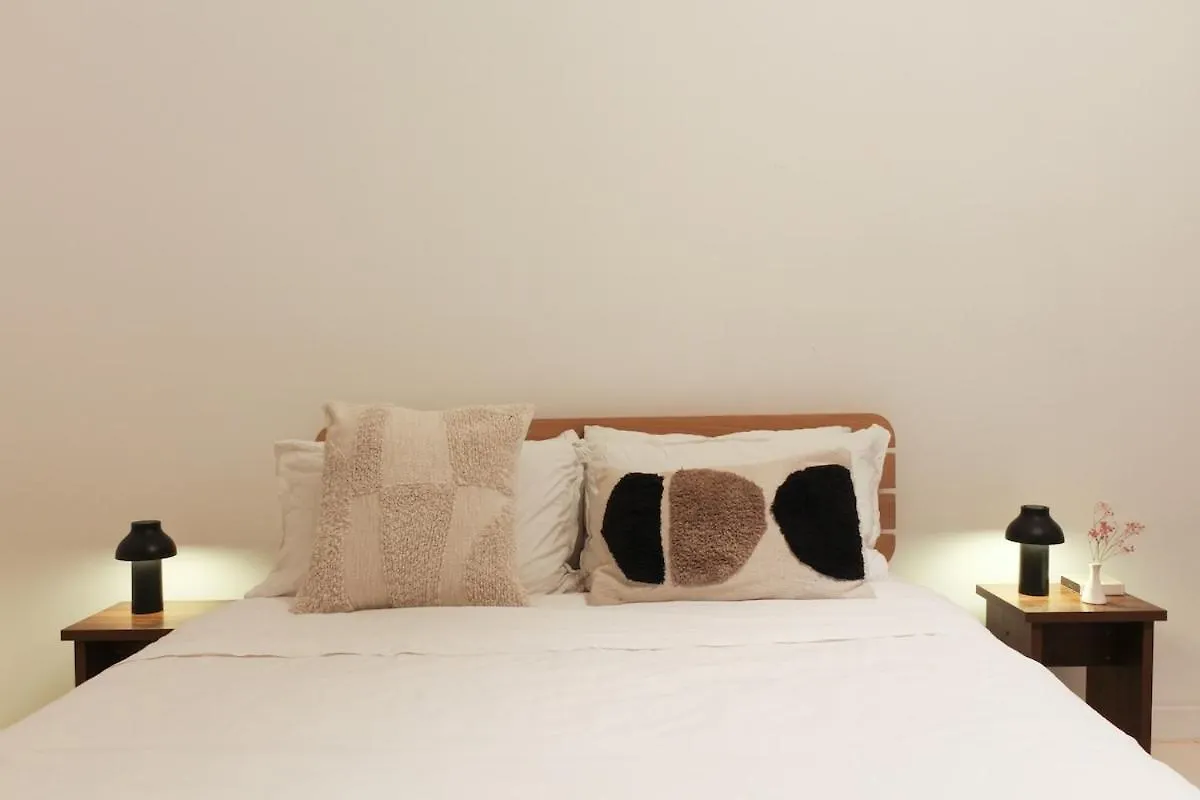 Apartment Bright & Spacious 2Br Flat, Great Transport Links London