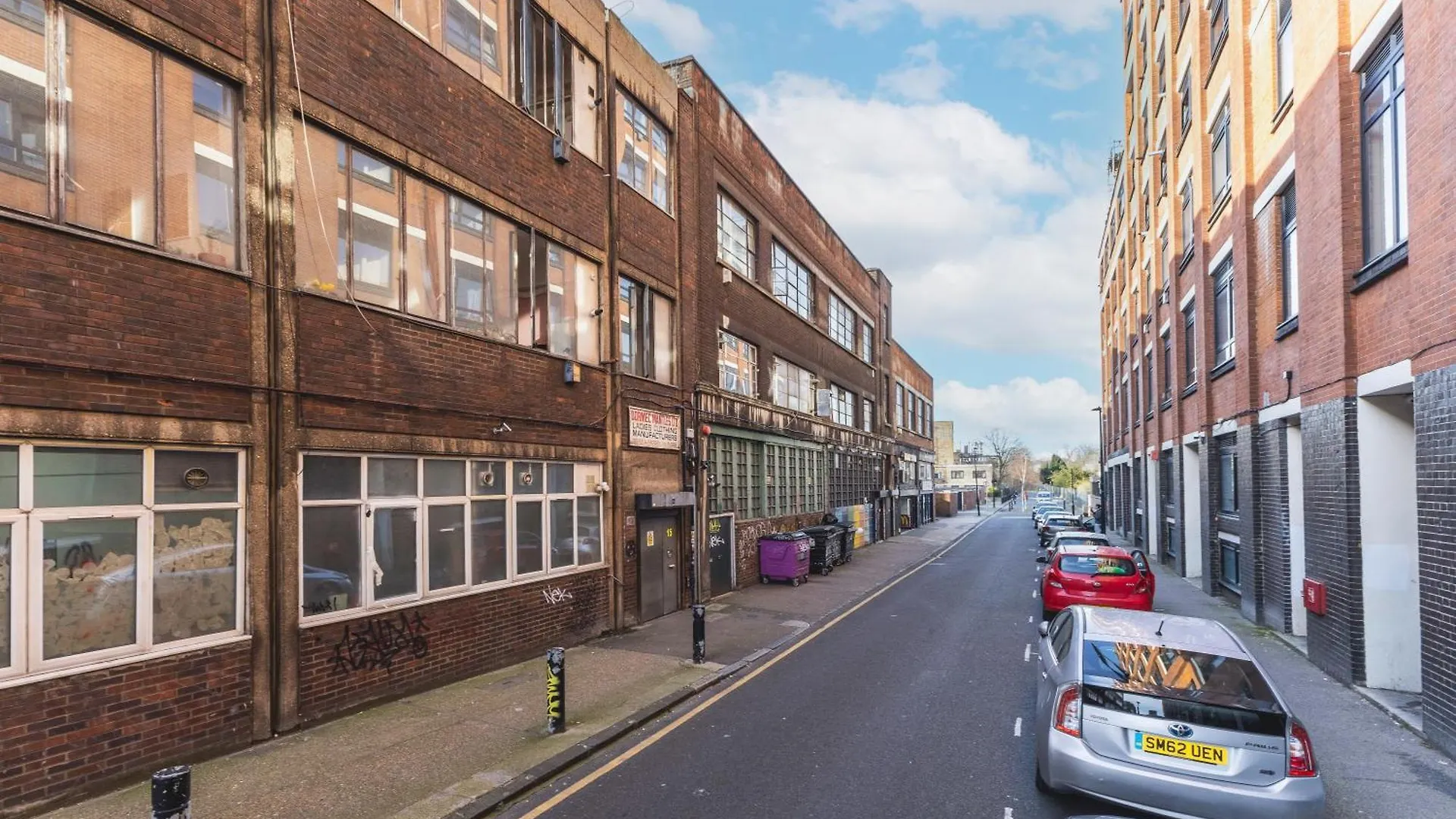 Bright & Spacious 2Br Flat, Great Transport Links London 0*,  United Kingdom