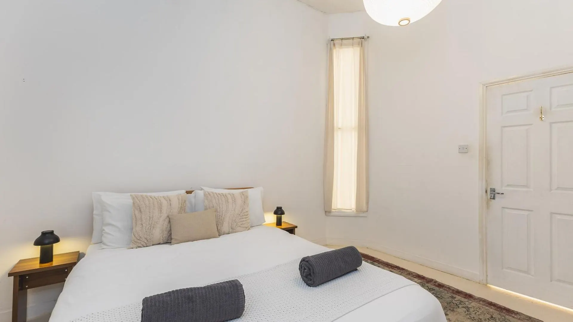 Bright & Spacious 2Br Flat, Great Transport Links London United Kingdom